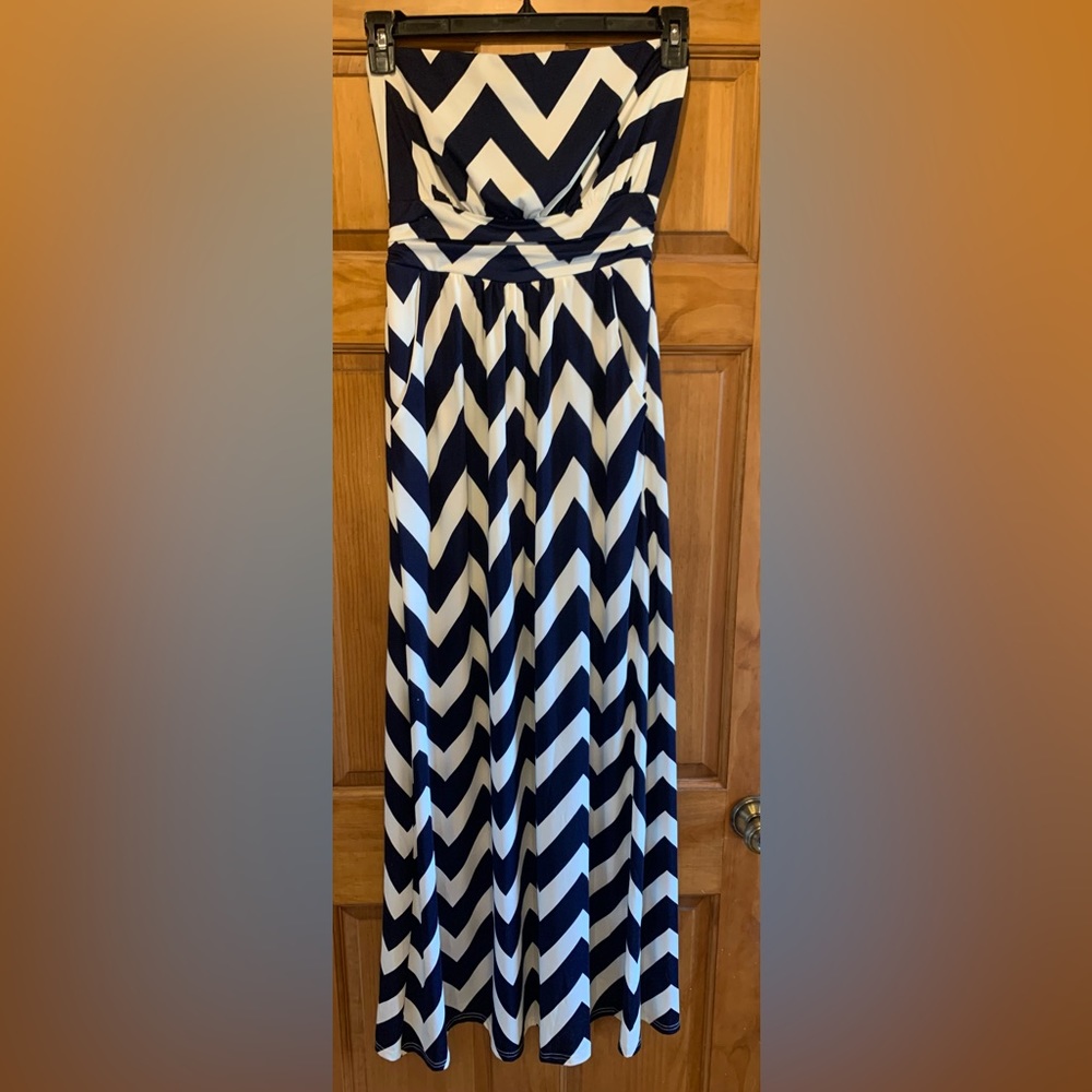 Small Strapless Dress W/ Pockets